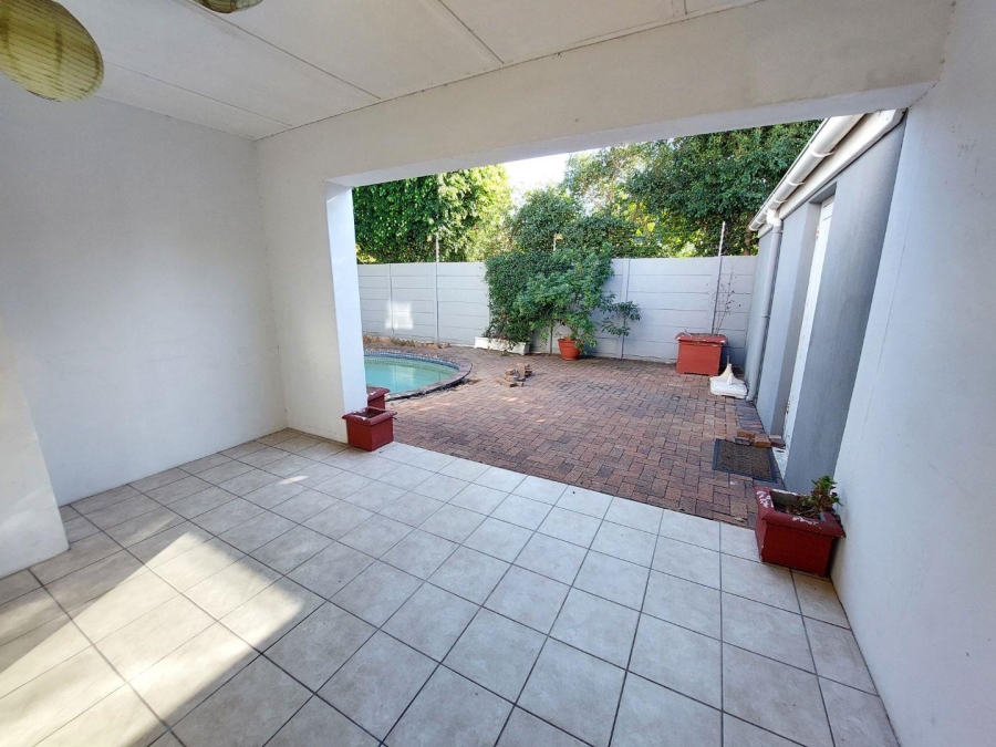 To Let 4 Bedroom Property for Rent in Claremont Western Cape
